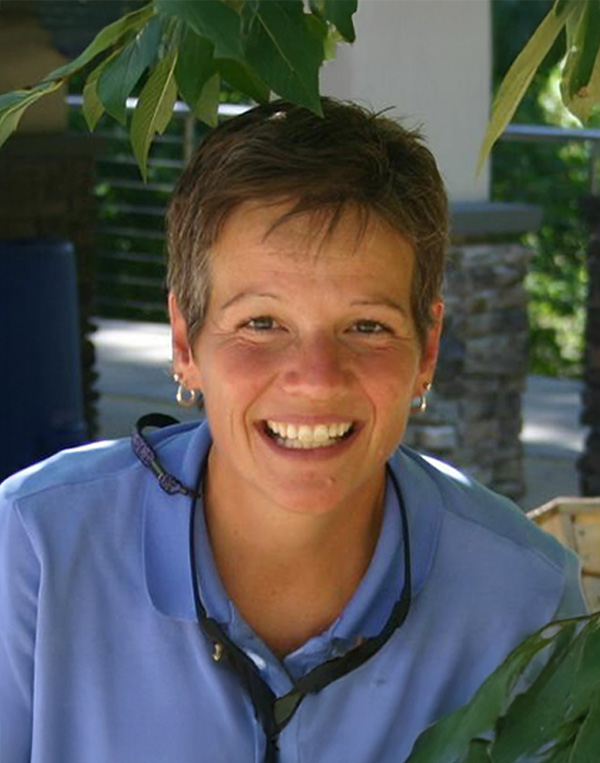 LeslieConrad-Headshot-Vertical