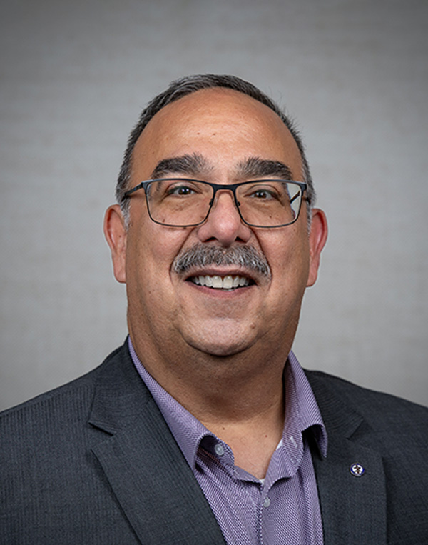 MarkUrrutia-Headshot-Vertical