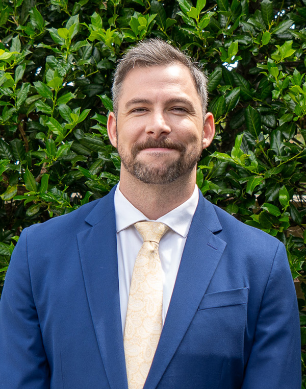 AustinEvan-Headshot-Vertical