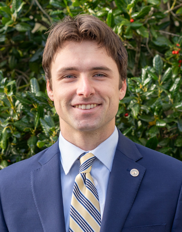 SalmonLuke_VerticalHeadshot